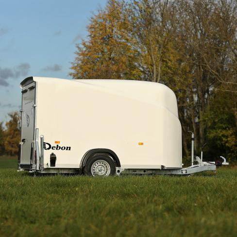 Debon 2 1300 gebremster Kastenwagen