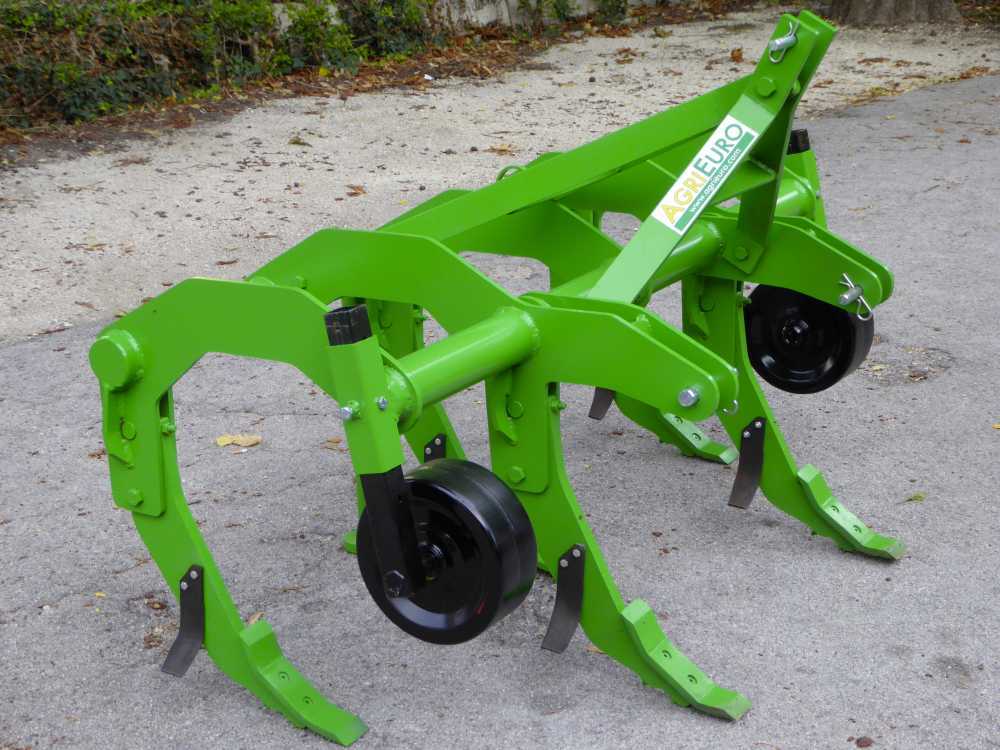 Landwirtschaftlicher Tiefenlockerer für Traktoren AgriEuro Serie 170 Standard mit 5 Zähnen – mit Stahlrädern